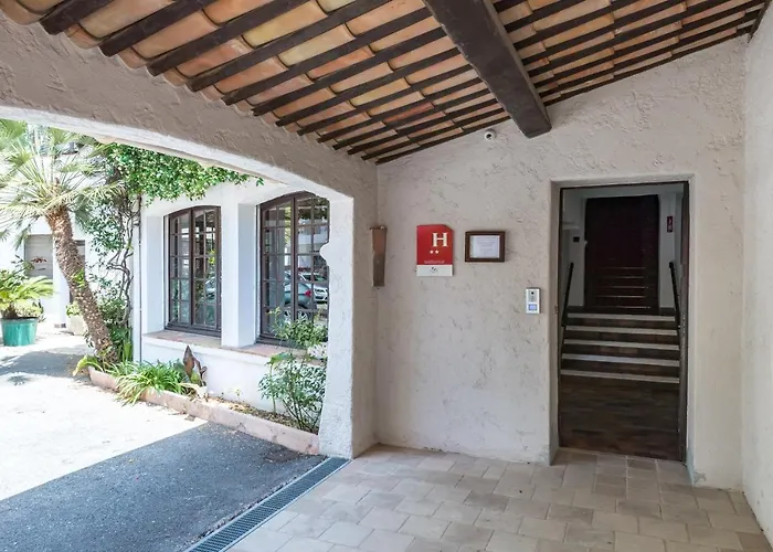 Le Preconil Ξενοδοχείο 2*